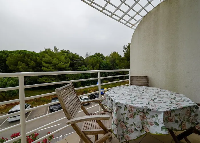 Venus Re 아파트 로비니