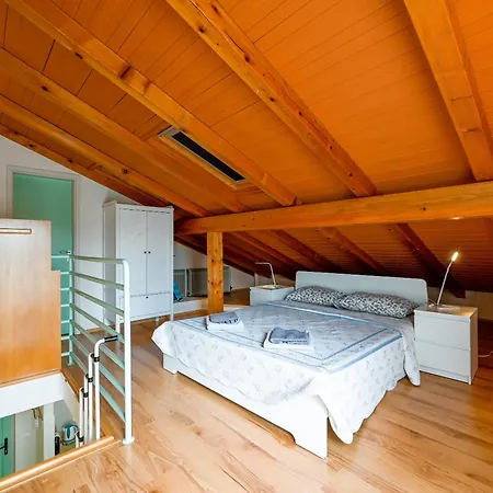 Venus Re Apartment